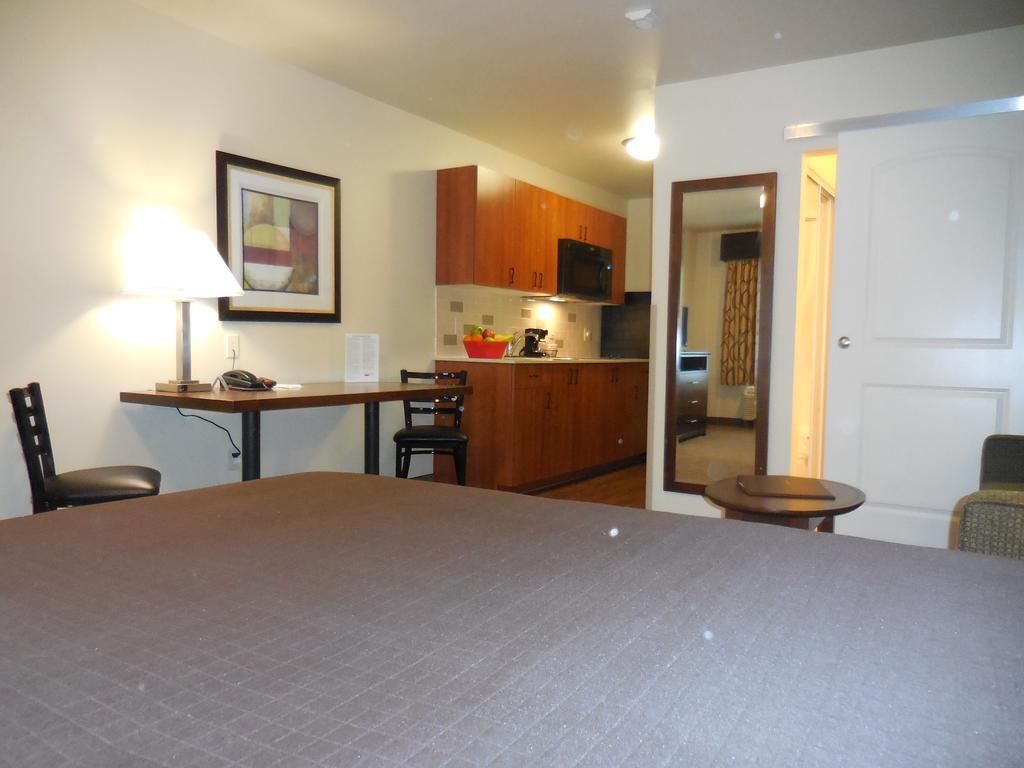 Ledgestone Hotel Vernal Rum bild