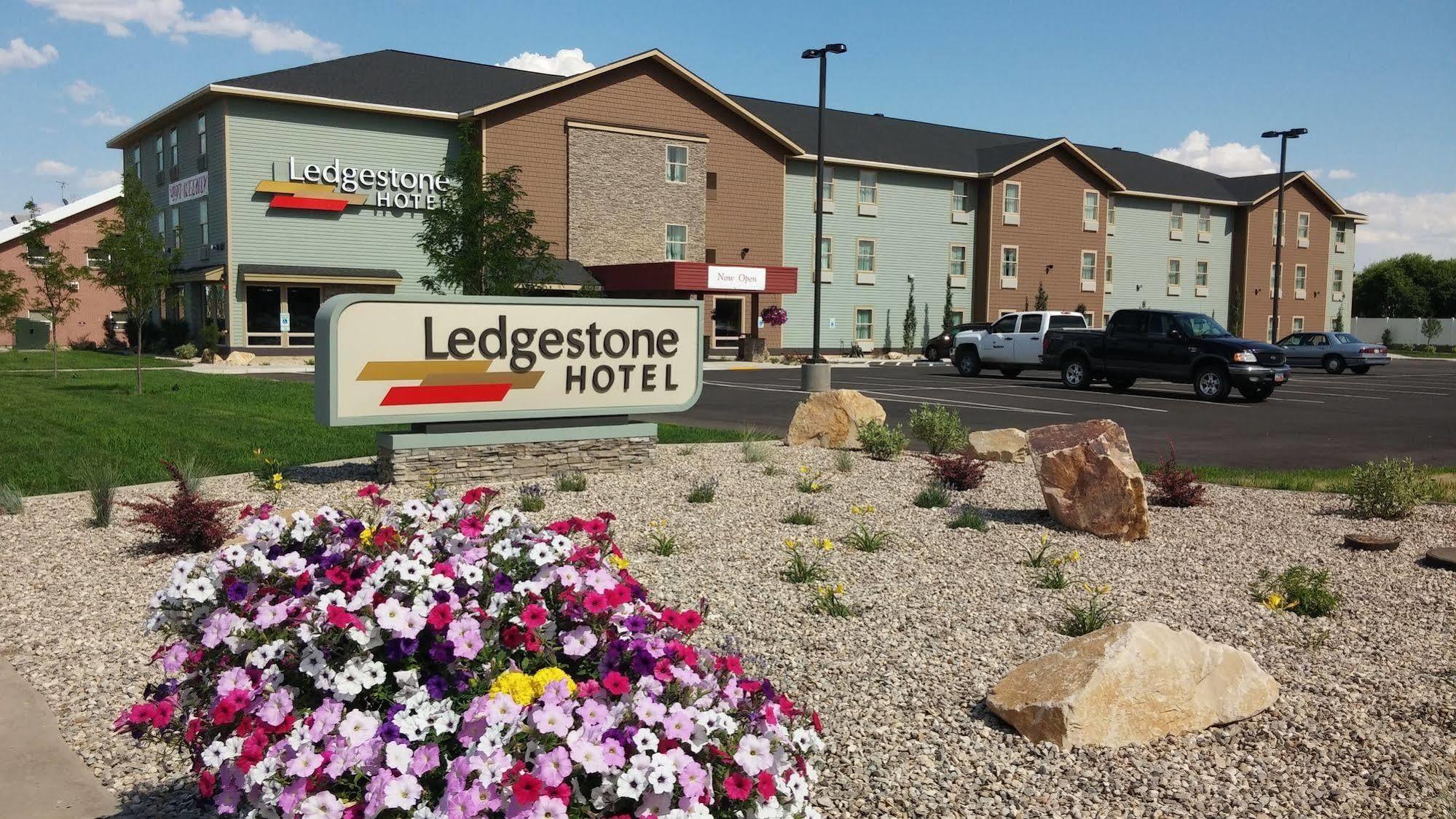 Ledgestone Hotel Vernal Exteriör bild